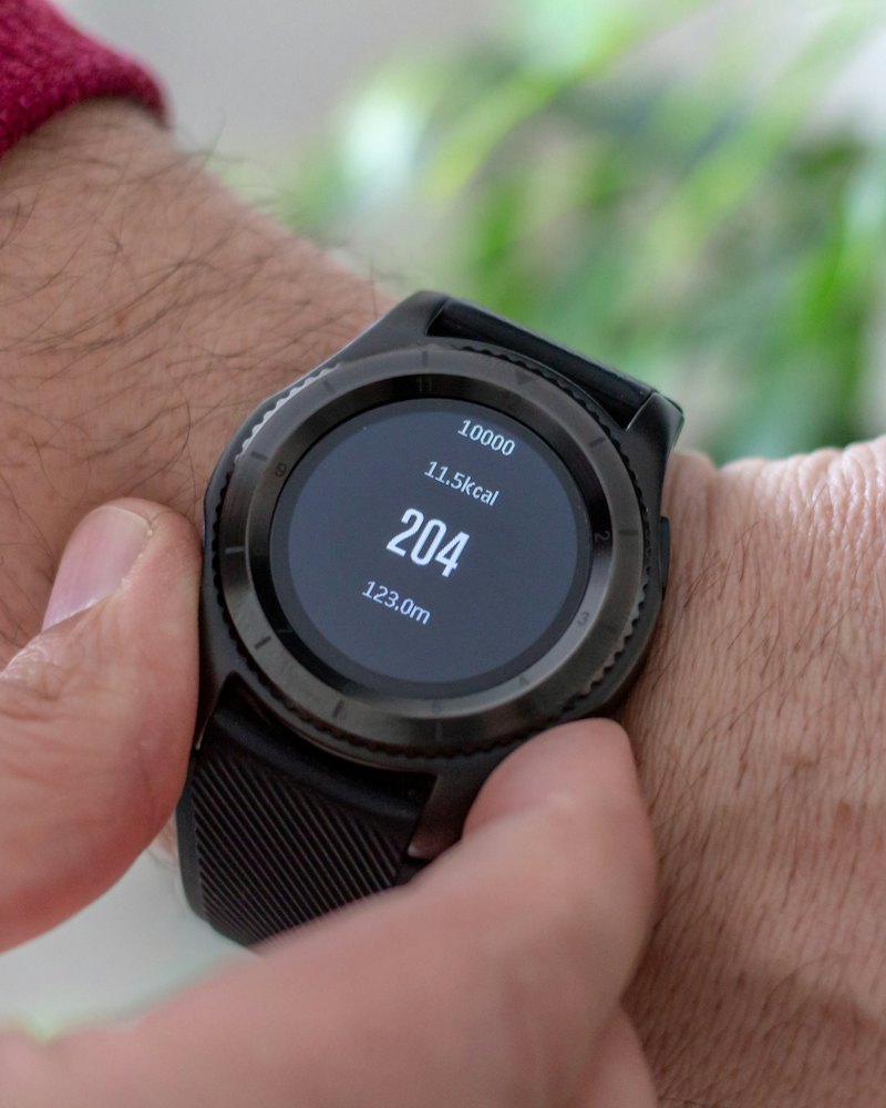 Round Fitness Smartwatch, Black