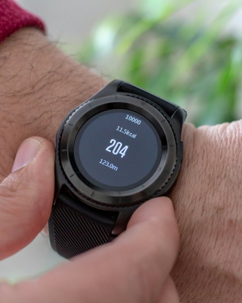 Round Fitness Smartwatch, Black