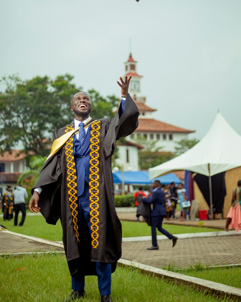 Kente Graduation Stole, Black & Gold