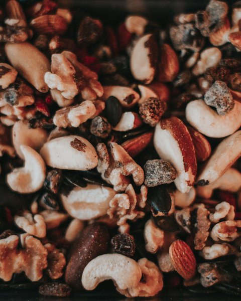 Roasted Mixed Nuts and Raisins, 400g