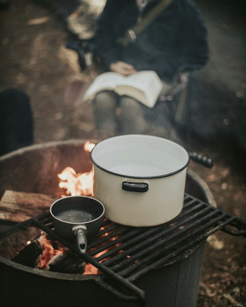 Cream Enamel Cooking Pot, 4 Litres