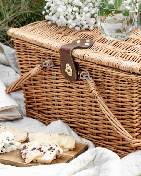 Lidded Wicker Picnic Hamper